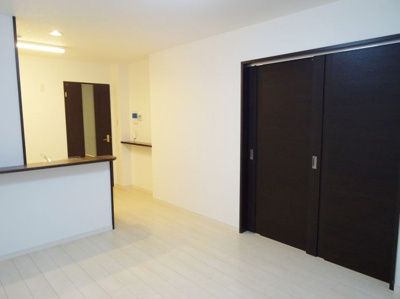 【洋室】 | プレミアムレジデンス別府駅前 | 別号室の写真になります。現況優先。