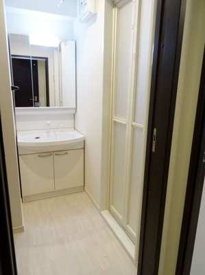 【洗面所】 | プレミアムレジデンス別府駅前 | 別号室の写真になります。現況優先。