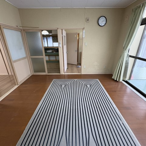 室蘭市柏木町21-12戸建の居間・リビング