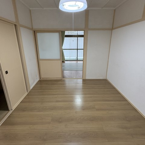 室蘭市柏木町21-12戸建の洋室