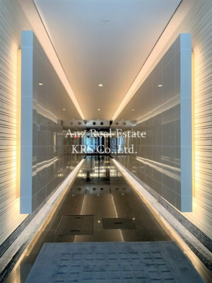 【エントランス】 | インペリアルスイート南堀江 | オシャレな水の流れるエントランス！エントランスは縦長です♪