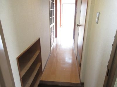 ハイツグロースの内装|玄関から～