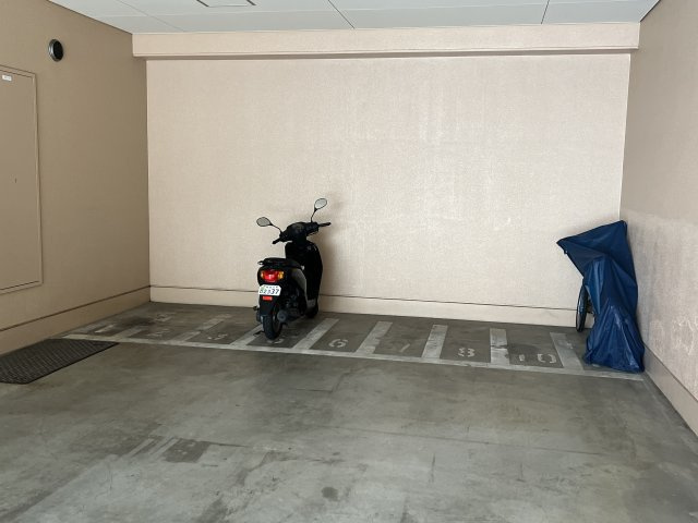 グラジオ北条口の駐車場