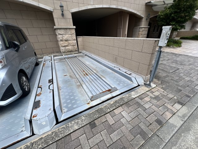 グラジオ北条口の駐車場