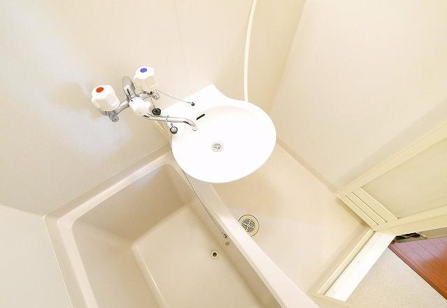 レオパレスTo2の洗面所|ゆったりとスペースのある洗面所