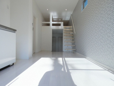 【居間・リビング】 | ラ・フォルナリーナ壱番館 | 別号室の写真になります。現況優先。