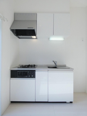 【キッチン】 | ラ・フォルナリーナ壱番館 | 別号室の写真になります。現況優先。