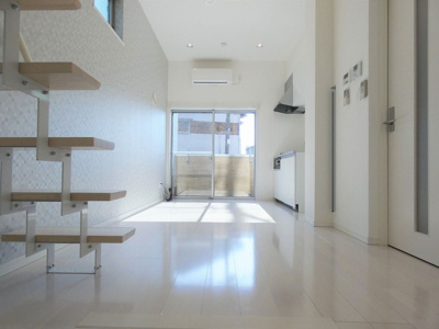 【バルコニー】 | ラ・フォルナリーナ壱番館 | 別号室の写真になります。現況優先。
