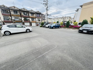 【駐車場】 | メゾンラフィネ