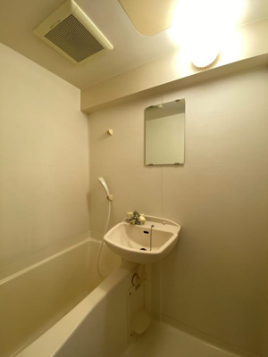 【洗面所】 | クロスステージ笹丘 | 別号室の写真になります。現況優先。