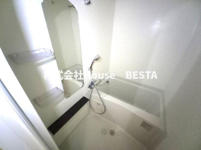 プレサンス兵庫ヴィアーレの浴室