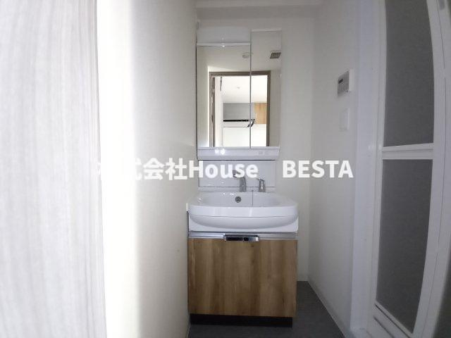 プレサンス兵庫ヴィアーレの独立洗面台