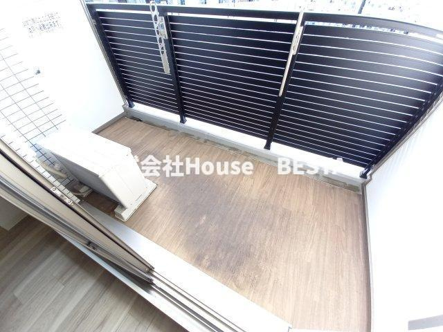 プレサンス兵庫ヴィアーレのバルコニー