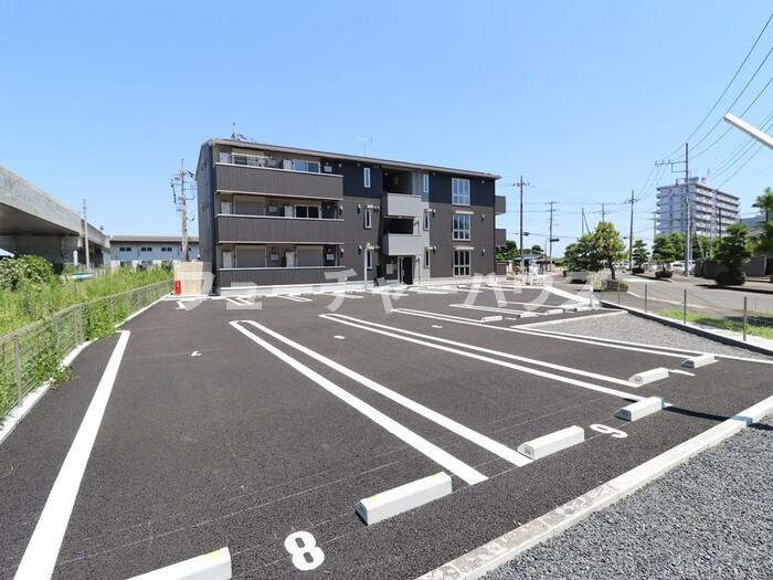 マルメンテの駐車場