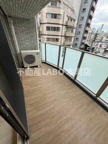 プレジオ九条のバルコニー