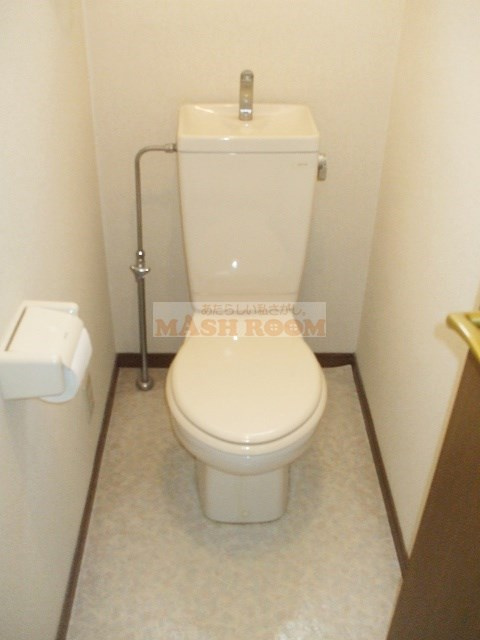 中野区松が丘１丁目のアパートのトイレ