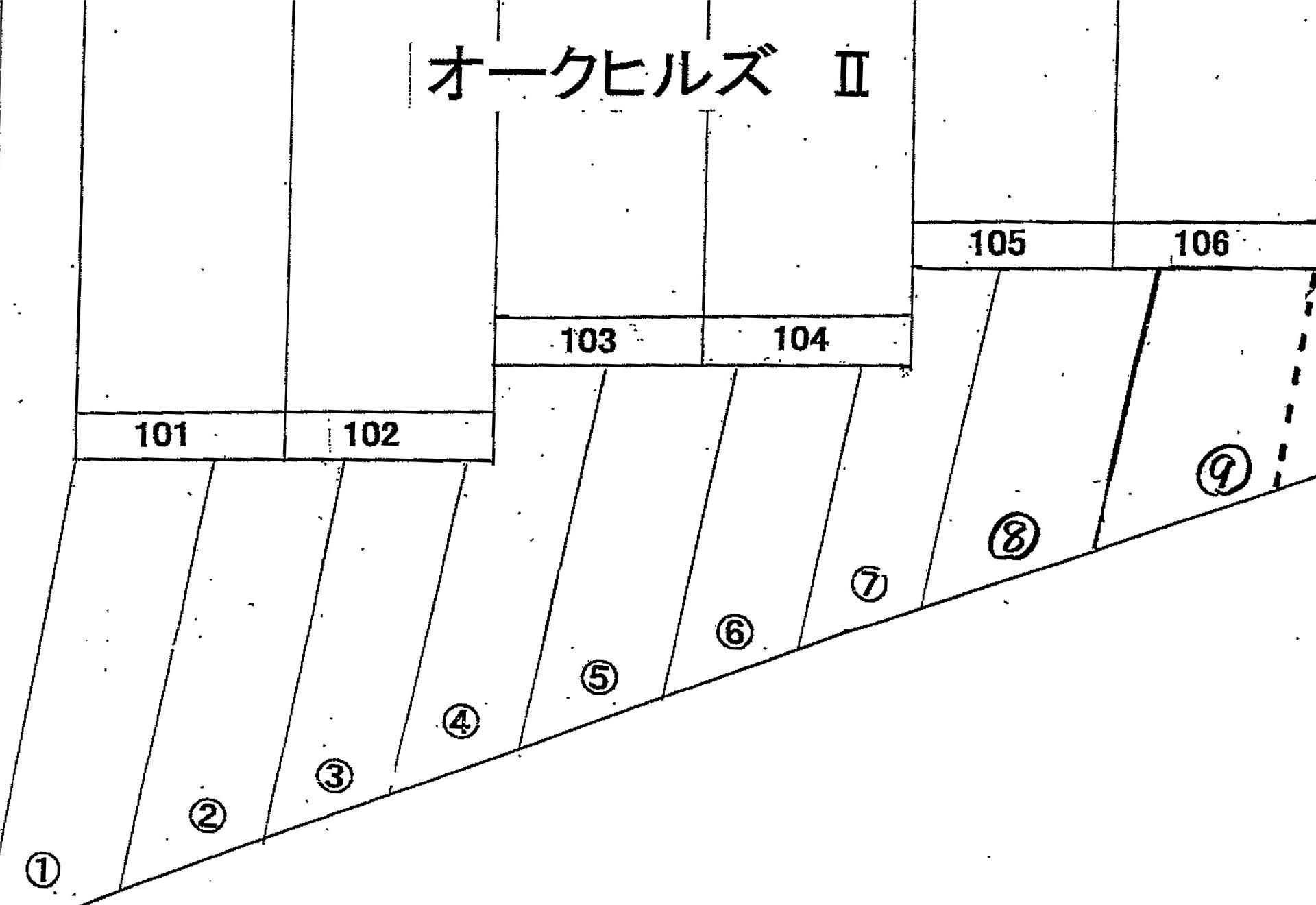 オークヒルズIIの駐車場