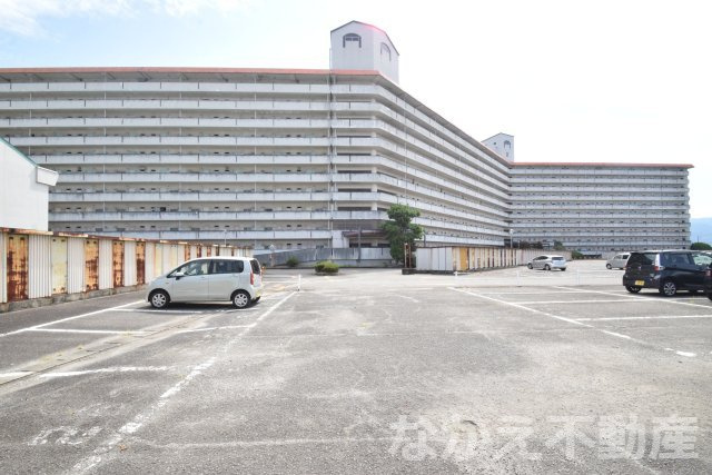 【駐車場】 | 駐車場があるので、車を買う予定の方も安心です