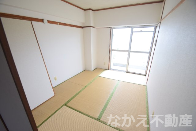 【寝室】 | 落ち着いた色調の寝室です