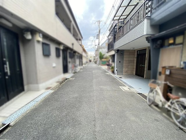 宮前町　一戸建ての前面道路含む現地写真|前面道路を含む外観
■物件内覧・資金計画相談・住宅ローン相談、リフォーム相談、お問合せ受付中■
※当日・翌日のご内覧、ご相談はお電話でのお問合せがスムーズです！