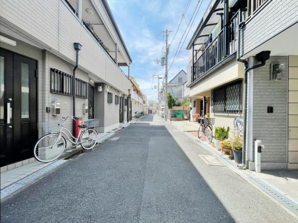 宮前町　一戸建ての前面道路含む現地写真|前面道路を含む外観
■物件内覧・資金計画相談・住宅ローン相談、リフォーム相談、お問合せ受付中■
※当日・翌日のご内覧、ご相談はお電話でのお問合せがスムーズです！