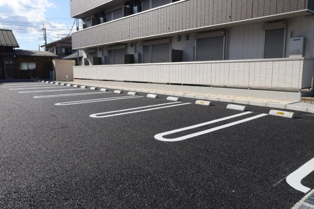 エーデルハイムⅢの駐車場