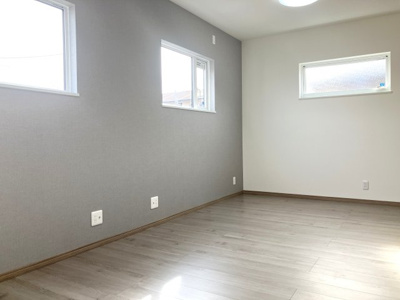 【洋室】 | 新築住宅　南国市田村乙 | 2階4.5洋×2（いまは9帖のお部屋ですが、家族構成によって2部屋にもできます）