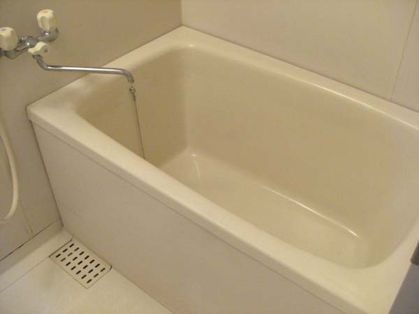 岸和田市土生町の賃貸マンションの浴室|きれいなお風呂です