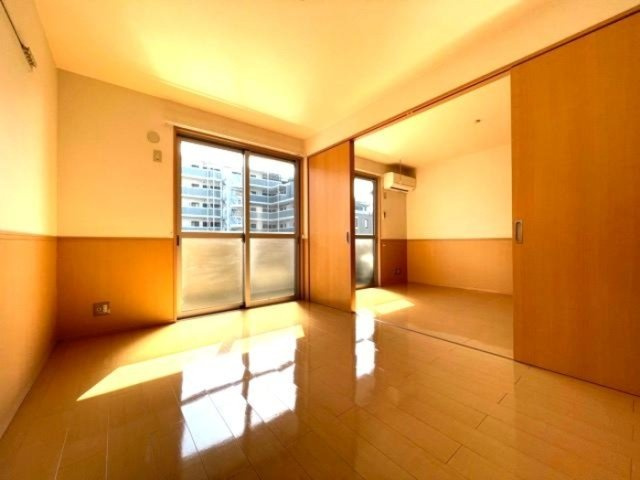 グランメールＭの居間・リビング