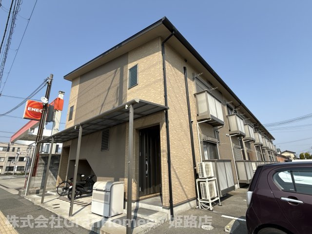 エトランス小松町Bの外観