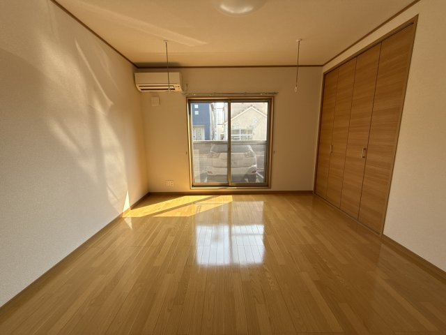 エトランス小松町Bの寝室