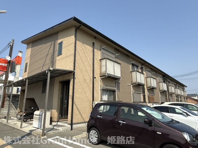 エトランス小松町Bの外観