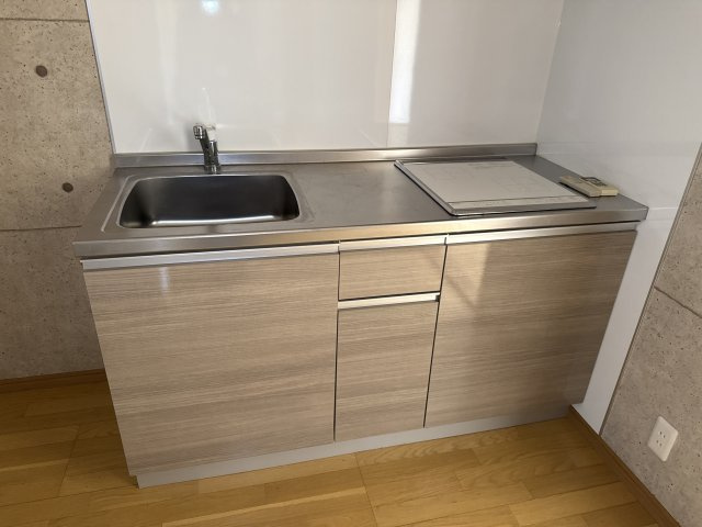 エトランス小松町Bのキッチン