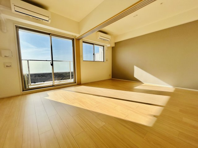 【居間・リビング】 | スプランディッド難波WESTII