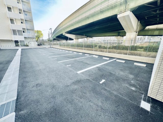 【駐車場】 | スプランディッド難波WESTII