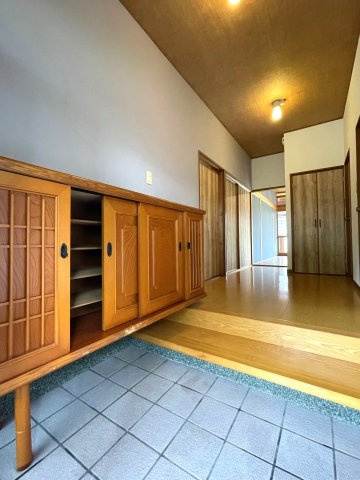 大津町杉水戸建て3DK＋広縁の収納|収納たっぷりの下駄箱です