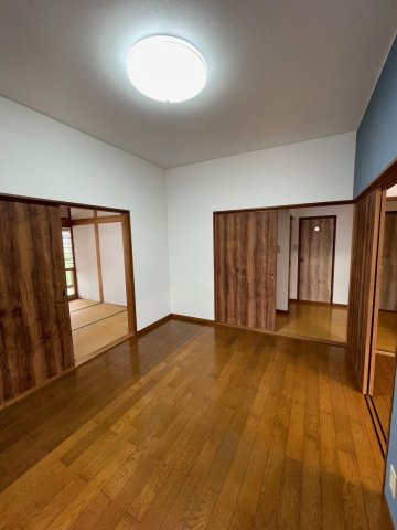 大津町杉水戸建て3DK＋広縁の洋室|こちらの居室で趣味の時間をお楽しみください