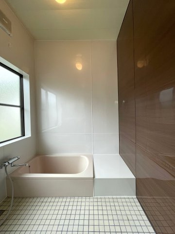 大津町杉水戸建て3DK＋広縁の浴室|日々の暮らしに欠かせないお風呂です（パネル張替えリフォーム済み）