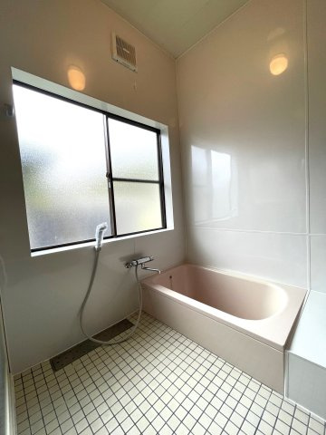 大津町杉水戸建て3DK＋広縁の浴室|日々の疲れを癒すお風呂付です