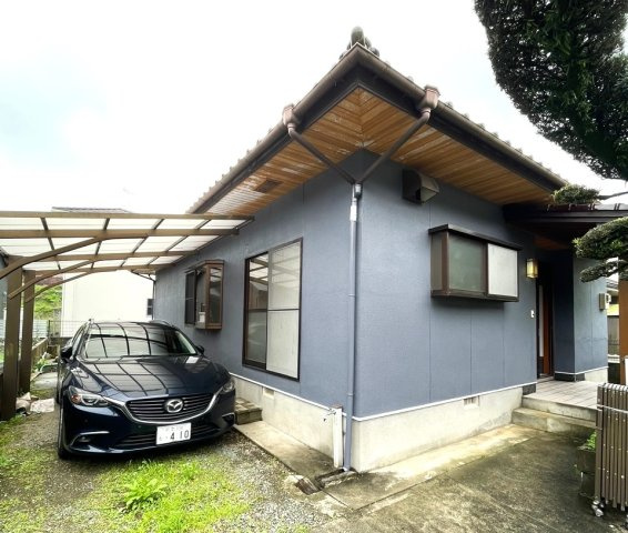 大津町杉水戸建て3DK＋広縁の駐車場|３台分の駐車スペースもあります（カーポートは１台分）