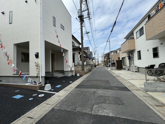 八潮市大曽根新築戸建（大曽根第20）の前面道路含む現地写真|北側前面道路