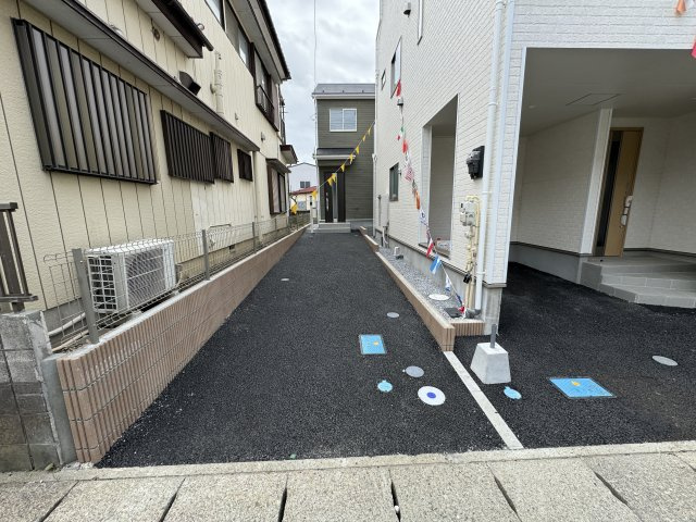 八潮市大曽根新築戸建（大曽根第20）の駐車場|2号棟駐車スペース・縦列２台駐車可