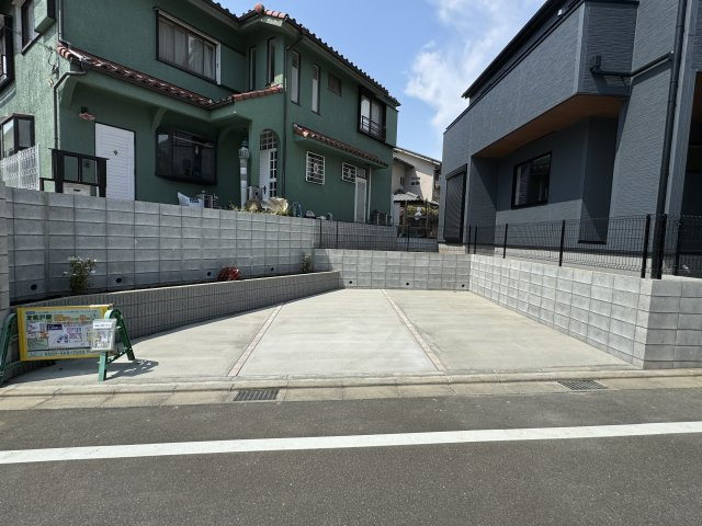 松戸市新作新築戸建【上本郷小学校：7分】の駐車場|駐車スペース・２台駐車可