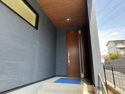 【エントランス】 | 松戸市新作新築戸建【上本郷小学校：7分】 | エントランス・玄関ポーチ