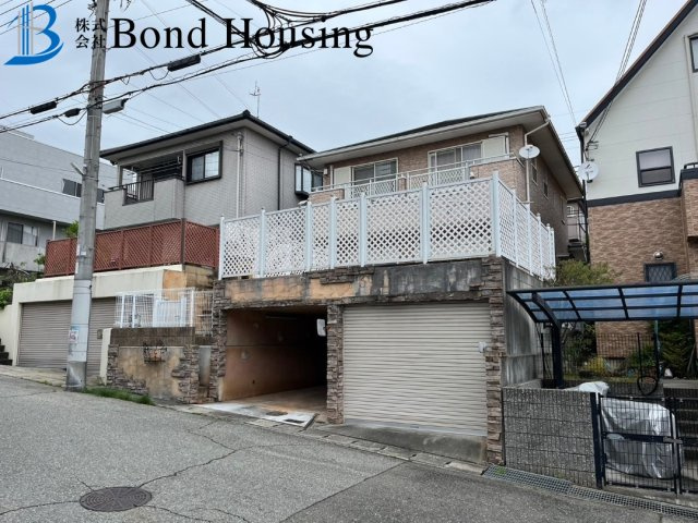 堀込車庫並列2台駐車可　二ツ屋　築25年の前面道路含む現地写真