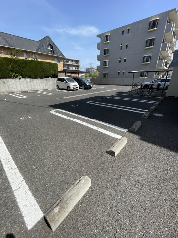イルマーレ千現の駐車場