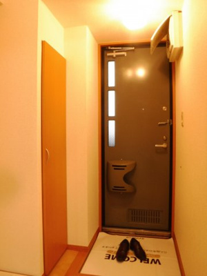 【玄関】 | カーサ・デラ・フェリシタ | ※別部屋の写真となります。