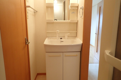 【独立洗面台】 | カーサ・デラ・フェリシタ | ※別部屋の写真となります。