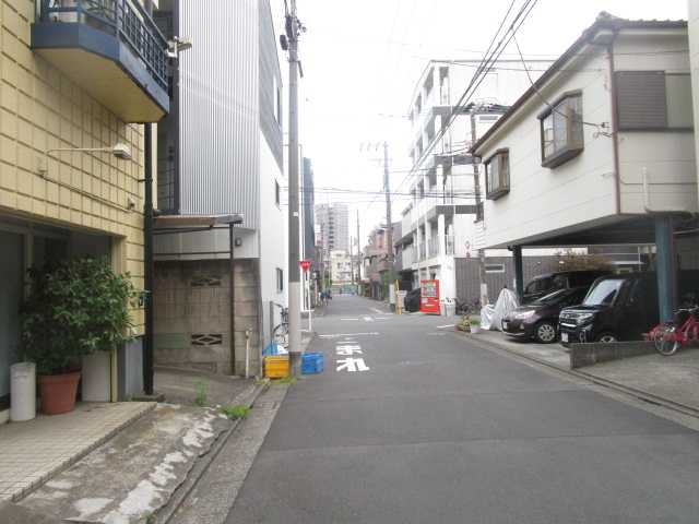 足立区千住緑町２丁目の倉庫の周辺