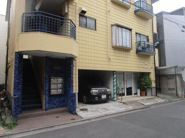 足立区千住緑町２丁目の倉庫の外観